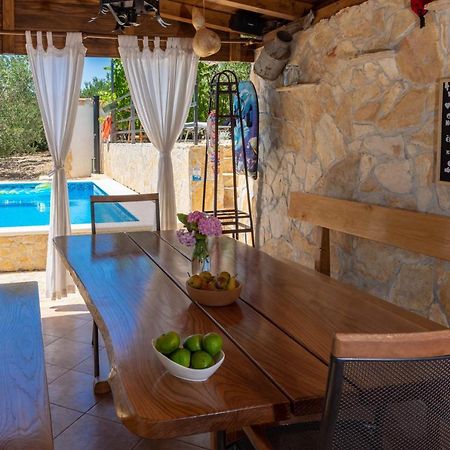 Plum Holiday Home Kaštel Stari Buitenkant foto
