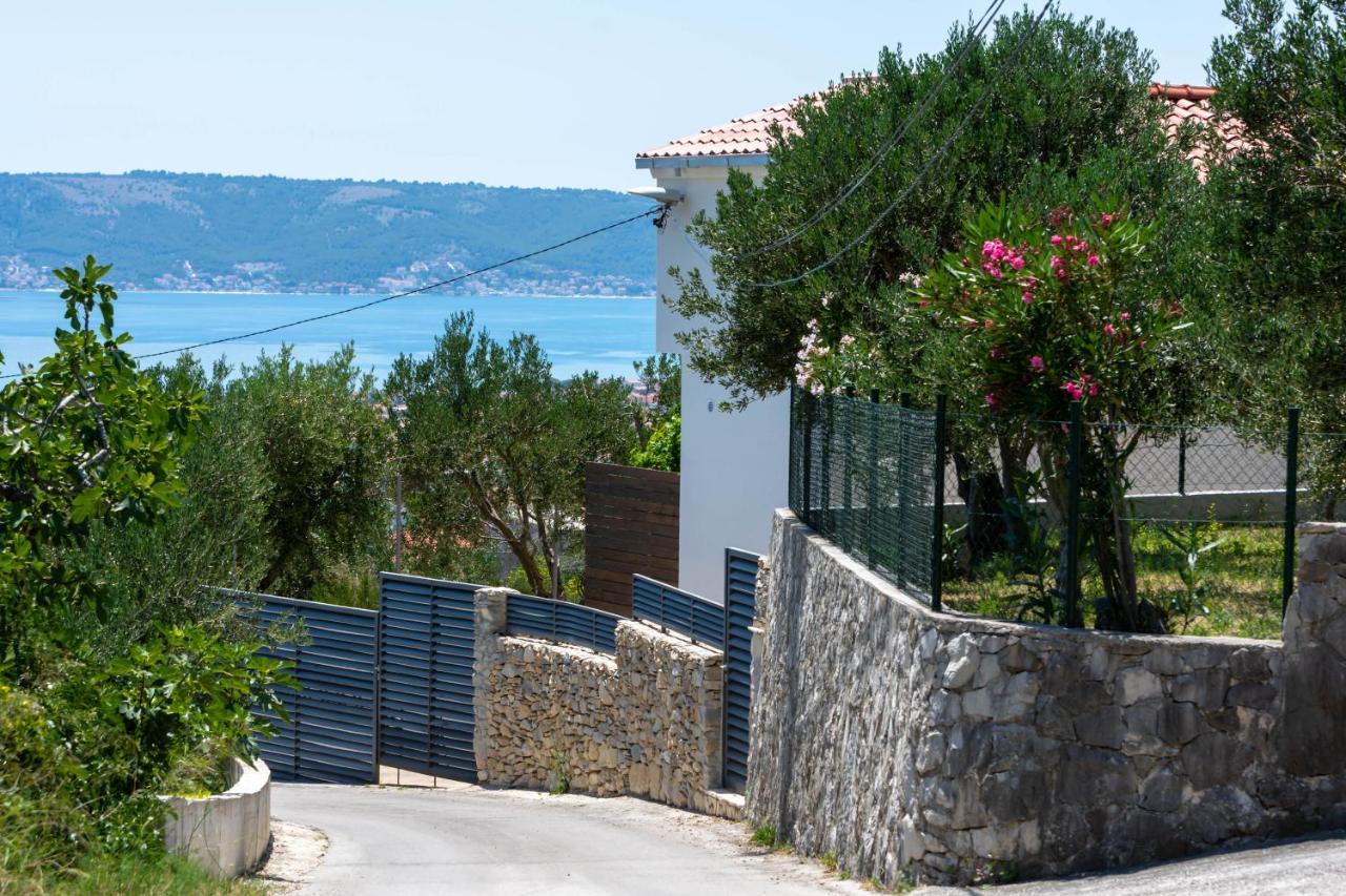 Plum Holiday Home Kaštel Stari Buitenkant foto
