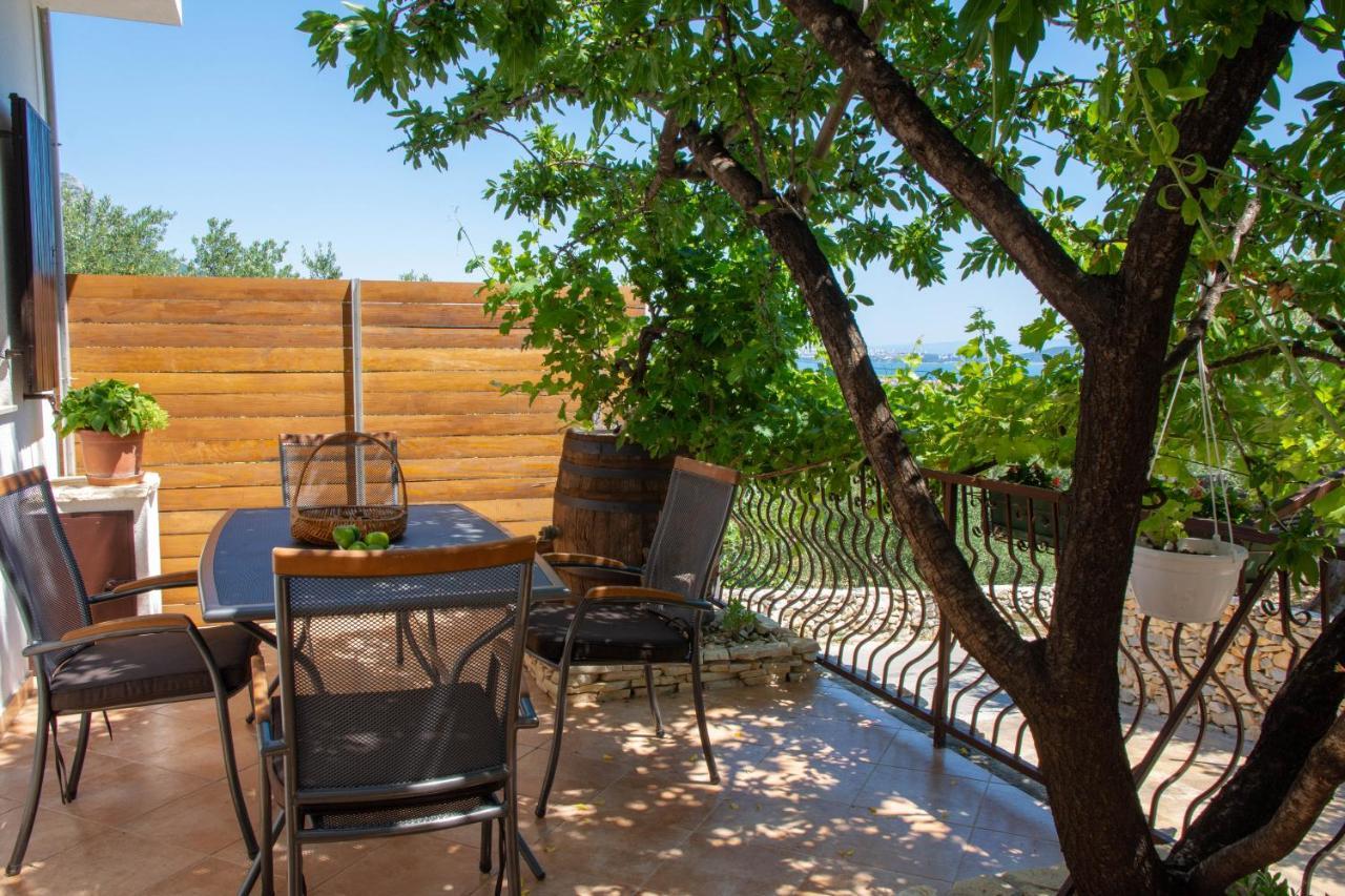 Plum Holiday Home Kaštel Stari Buitenkant foto