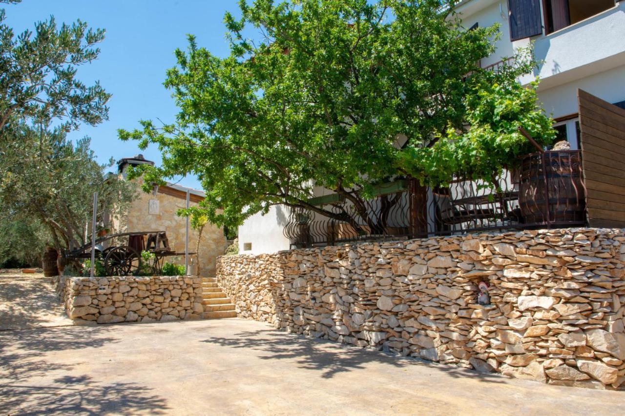 Plum Holiday Home Kaštel Stari Buitenkant foto