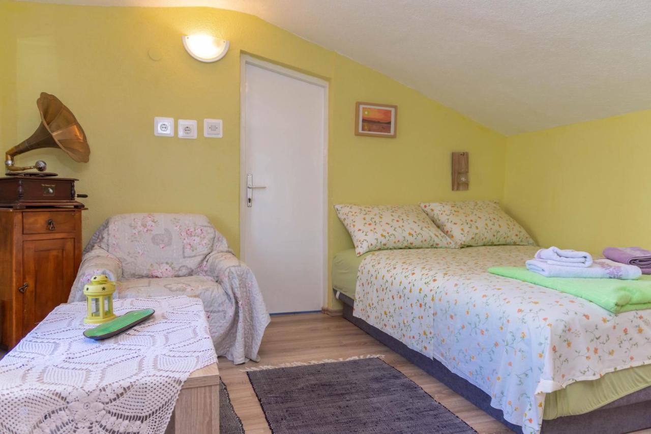 Plum Holiday Home Kaštel Stari Buitenkant foto