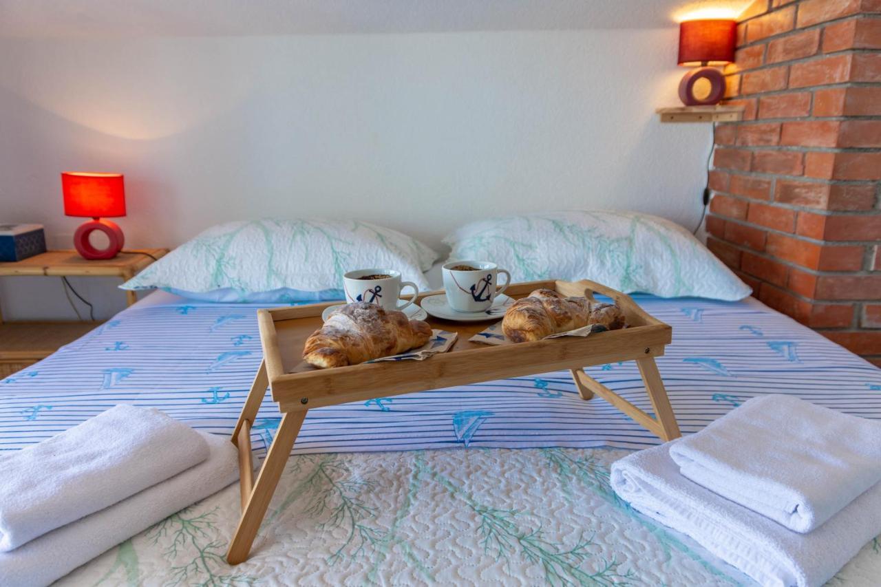 Plum Holiday Home Kaštel Stari Buitenkant foto
