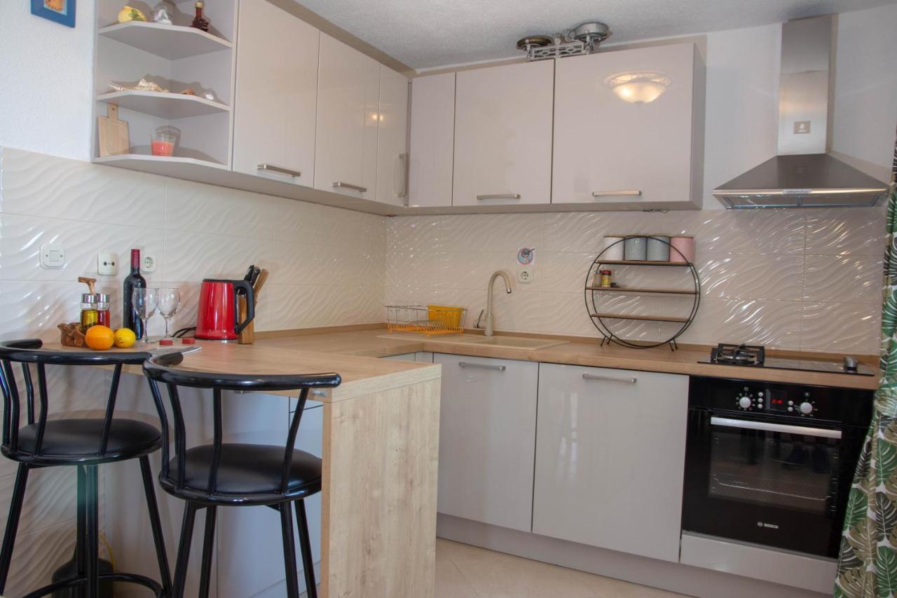 Plum Holiday Home Kaštel Stari Buitenkant foto