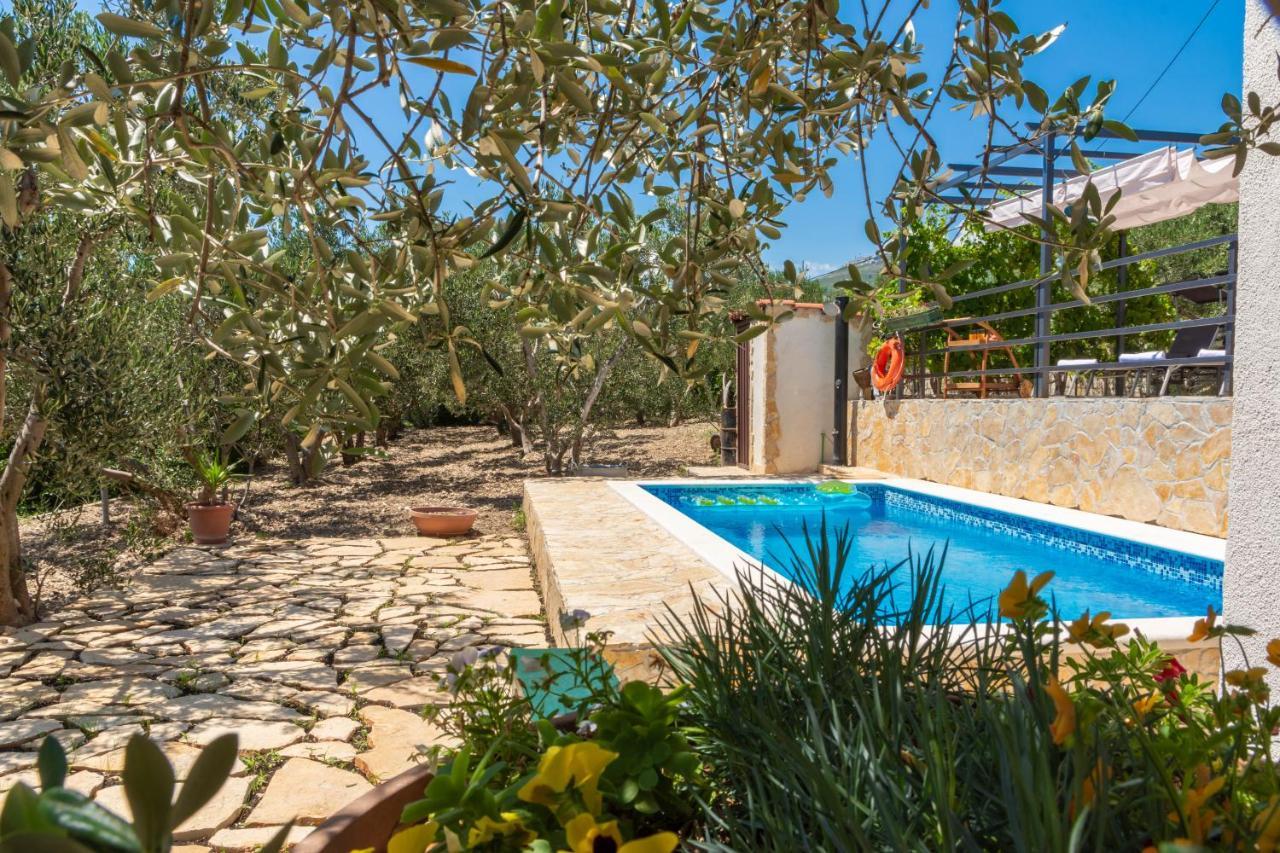 Plum Holiday Home Kaštel Stari Buitenkant foto