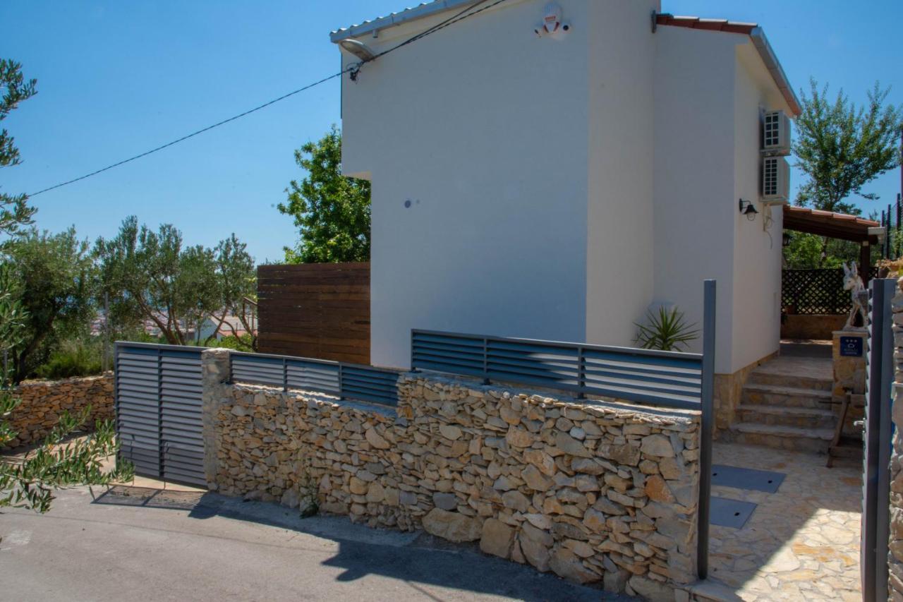 Plum Holiday Home Kaštel Stari Buitenkant foto