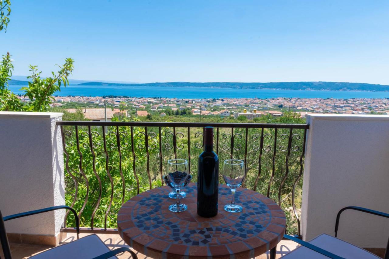 Plum Holiday Home Kaštel Stari Buitenkant foto
