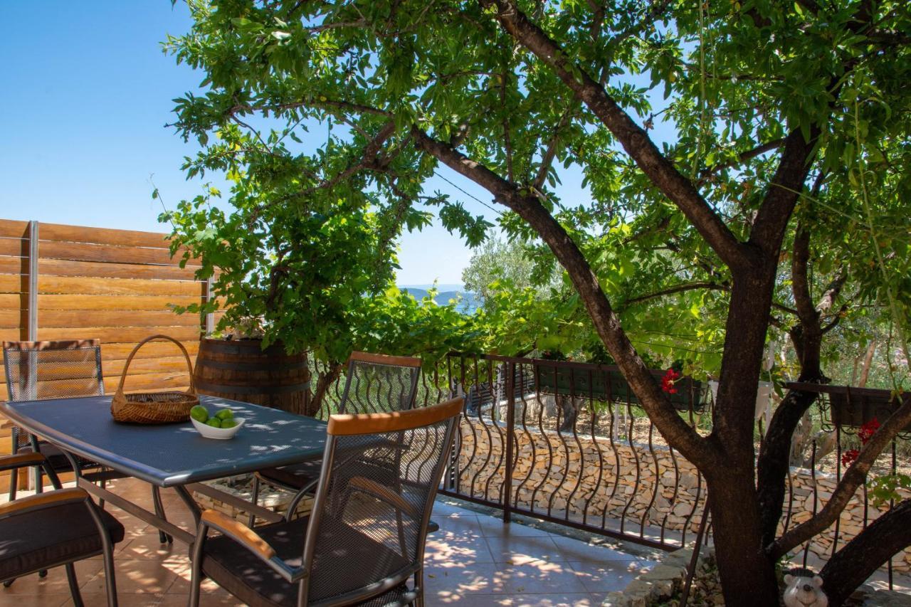 Plum Holiday Home Kaštel Stari Buitenkant foto
