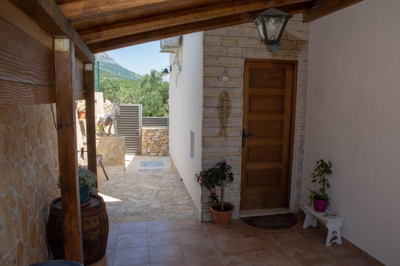 Plum Holiday Home Kaštel Stari Buitenkant foto